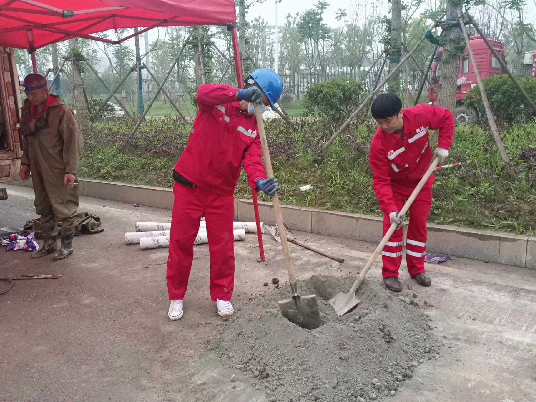 老城管道疏通哪家好】及时进行市政管道清淤